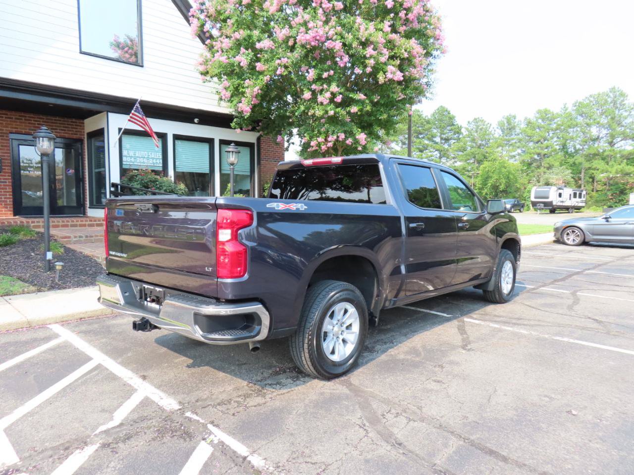 Used 2023 Chevrolet Silverado 1500 LT w/ Protection Package AWD/4WD image 8