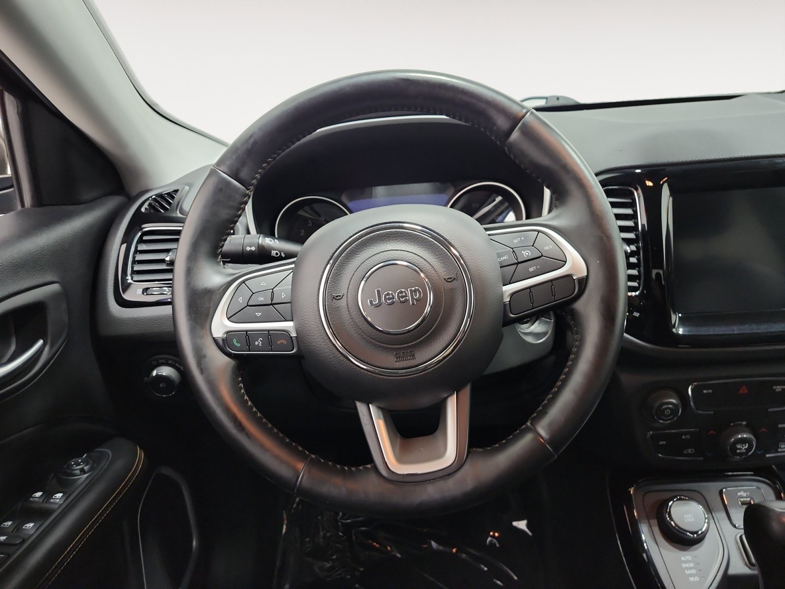 Used 2019 Jeep Compass Limited AWD/4WD image 12
