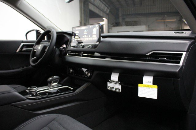 New 2026 Mitsubishi Outlander Trail Edition image 17