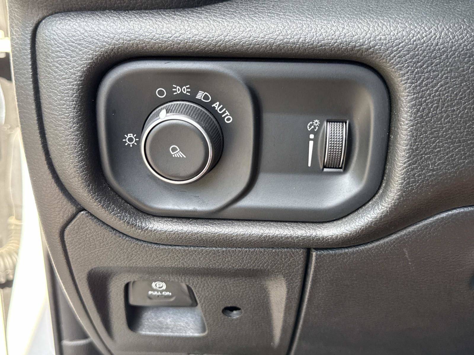Used 2020 RAM 1500 Tradesman RWD image 29