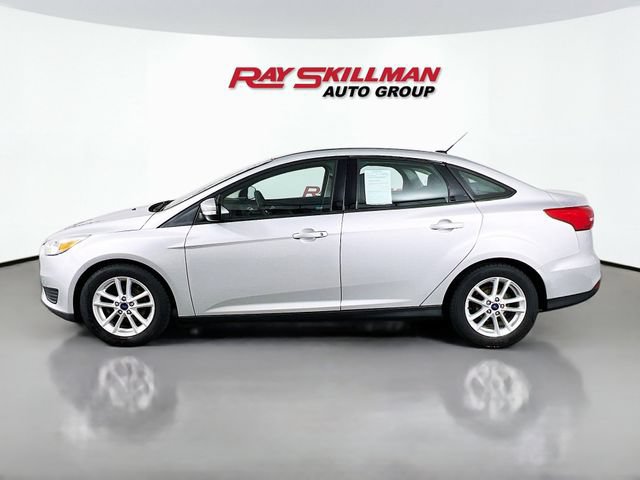 Used 2017 Ford Focus SE FWD image 4
