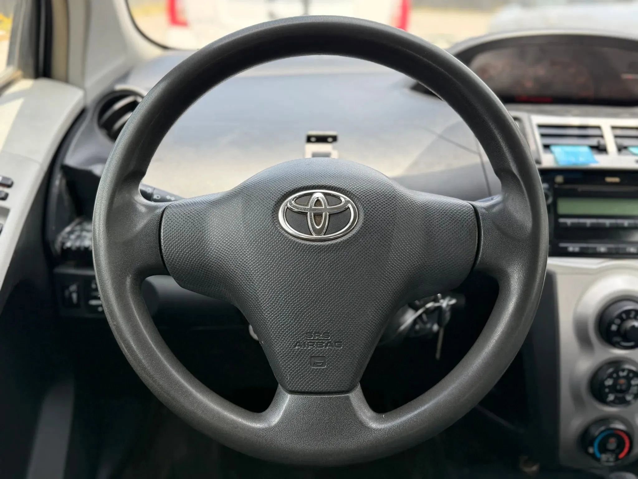 Used 2009 Toyota Yaris 2-Door Hatchback FWD image 24