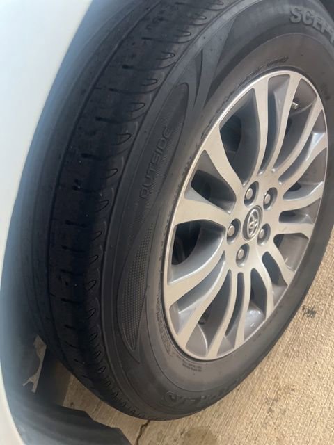 Used 2020 Toyota Sienna XLE image 13