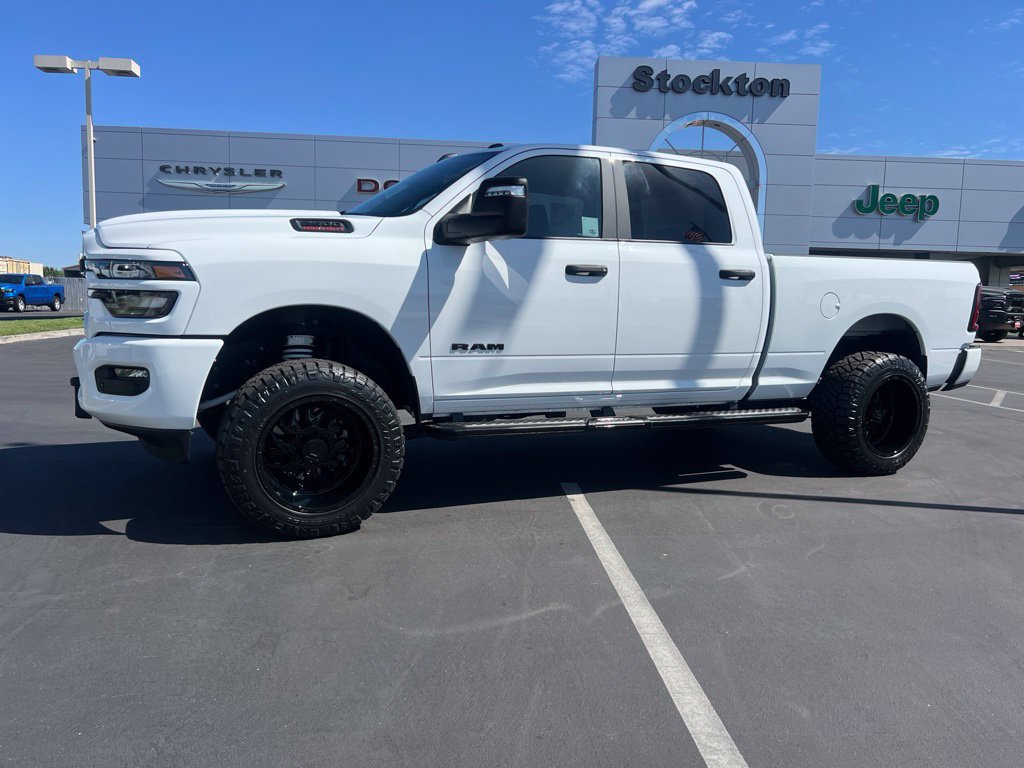Used 2025 RAM 2500 Big Horn AWD/4WD image 1