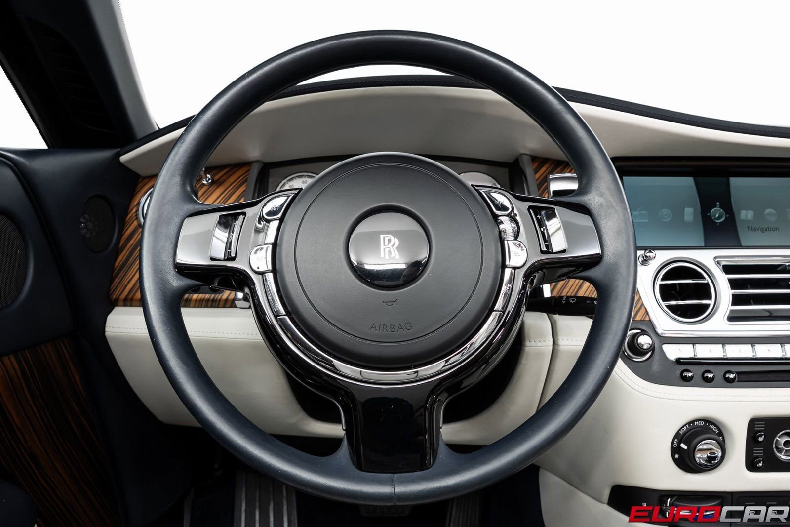 Used 2016 Rolls-Royce Dawn image 27