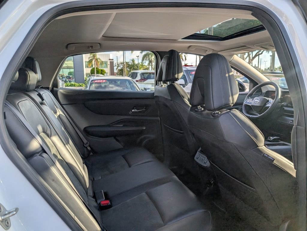 Used 2024 Nissan Ariya AWD image 16