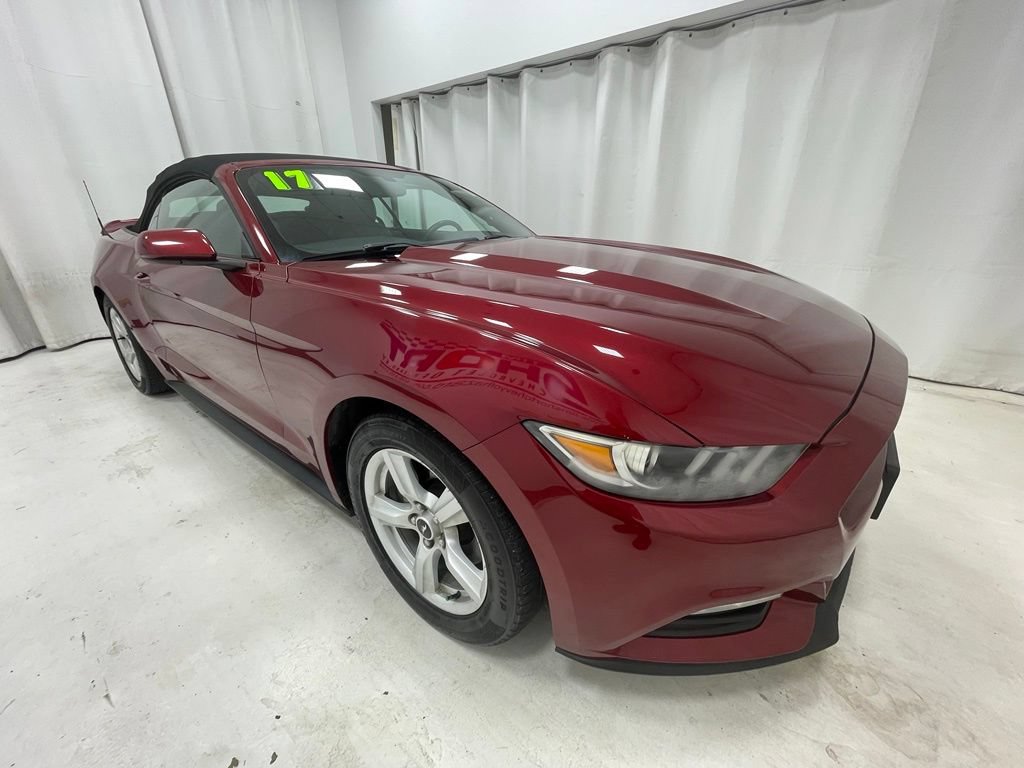 Used 2017 Ford Mustang Convertible RWD image 3