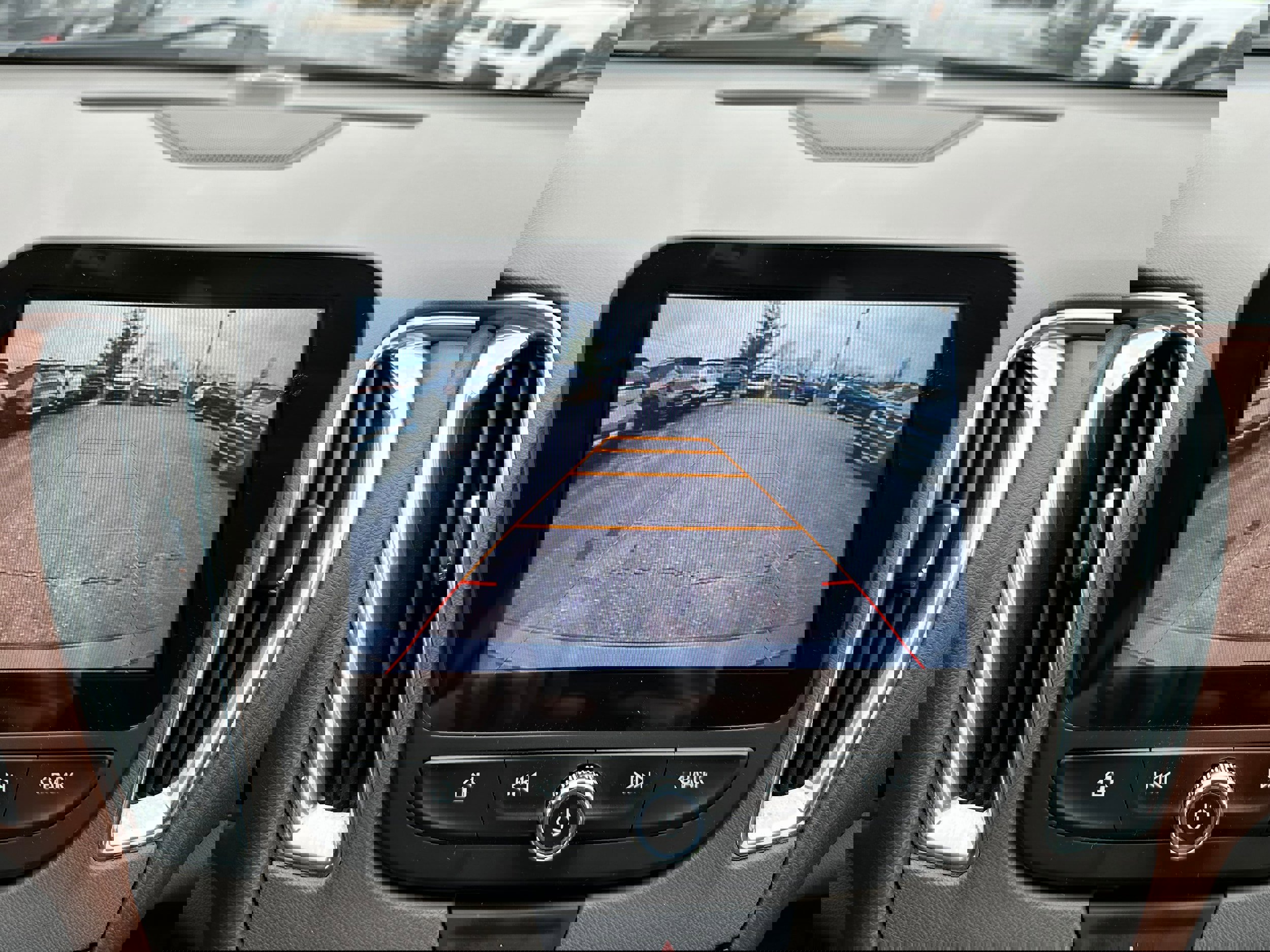 Used 2017 Chevrolet Malibu Premier FWD image 32