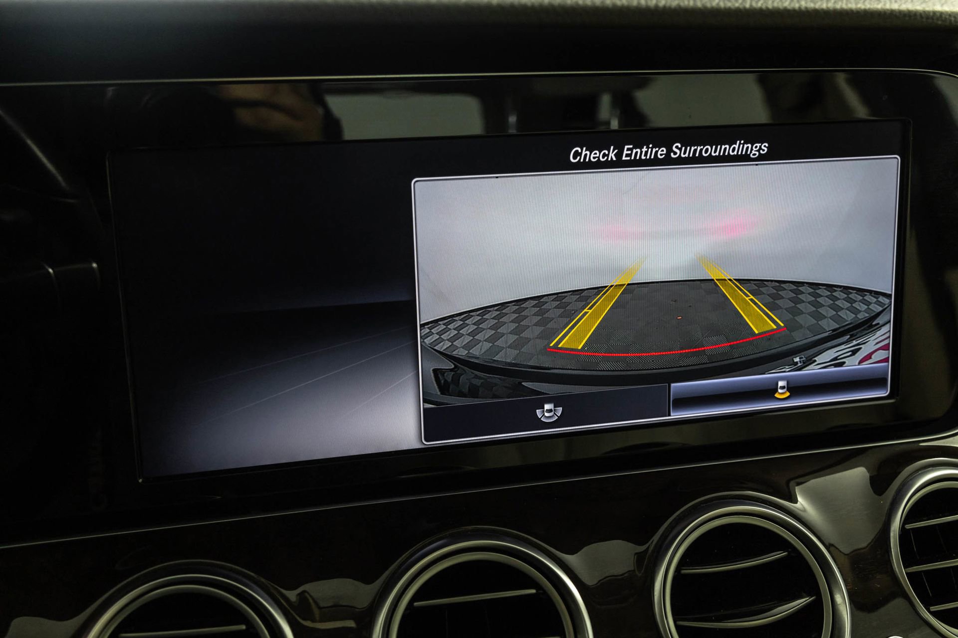 Used 2019 Mercedes-Benz E 300 4MATIC w/ Premium 1 Package image 12