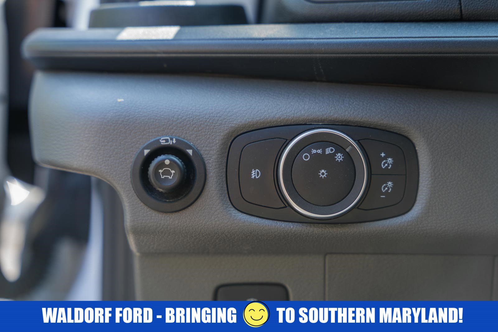 Used 2024 Ford Transit 350 XLT image 43