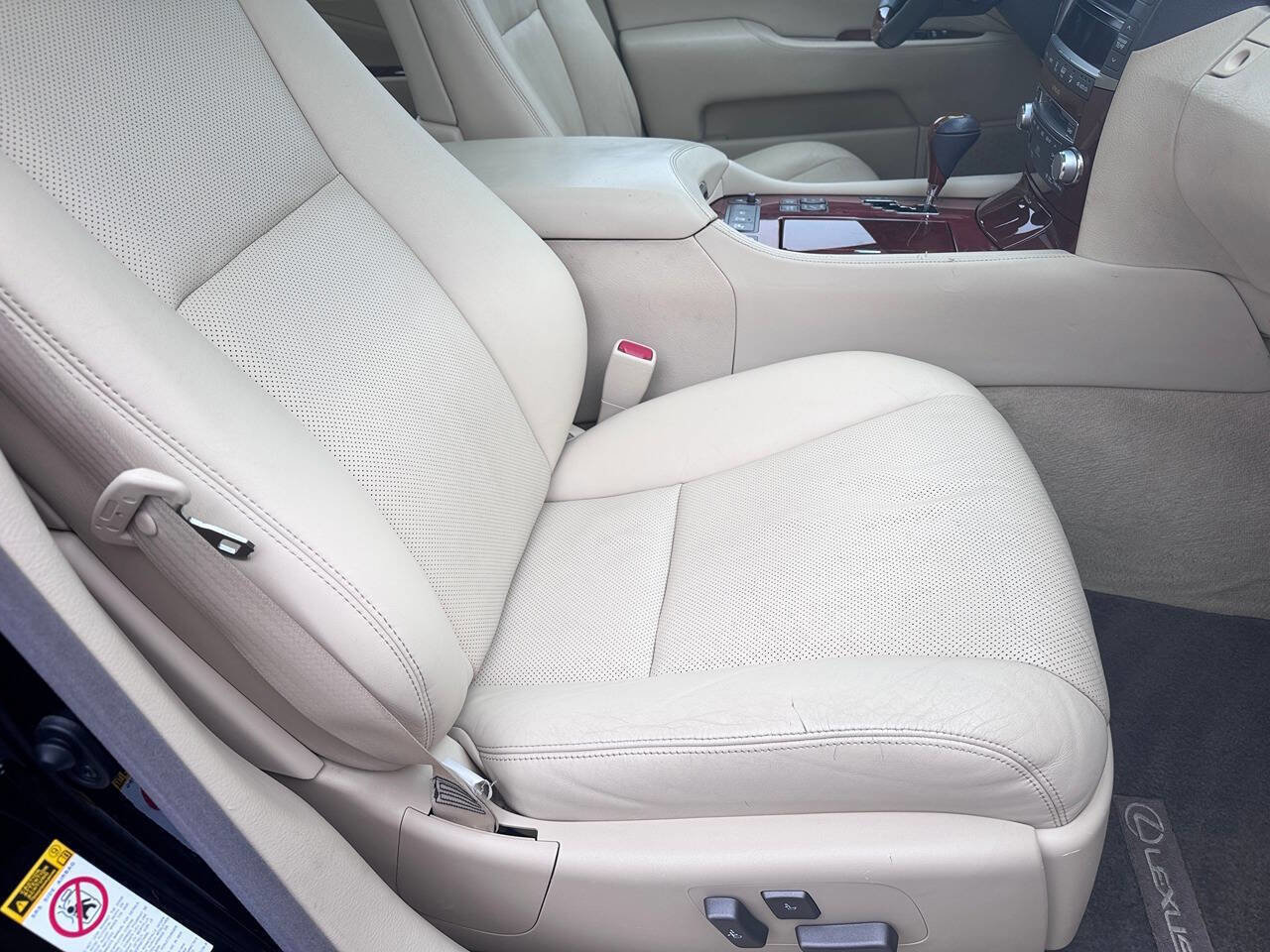 Used 2012 Lexus LS 460 AWD w/ Comfort Plus Pkg image 18