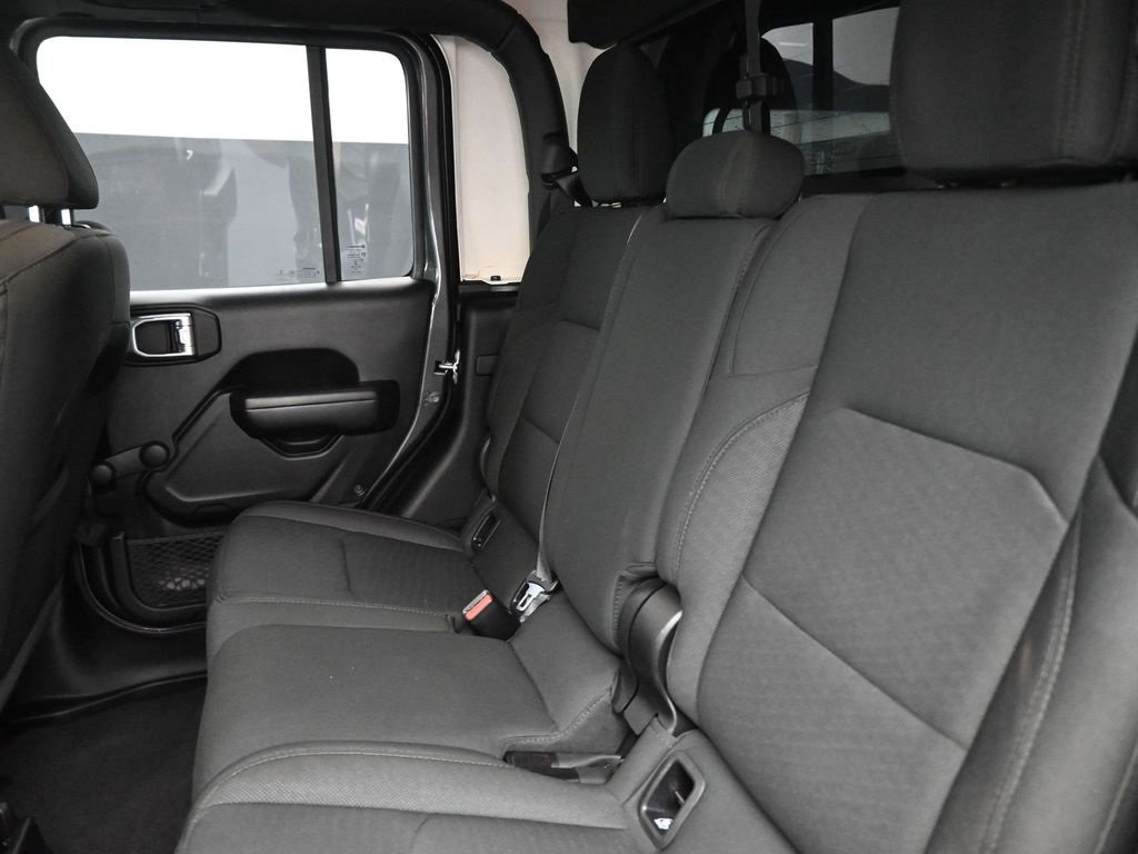 Used 2021 Jeep Gladiator Sport image 16