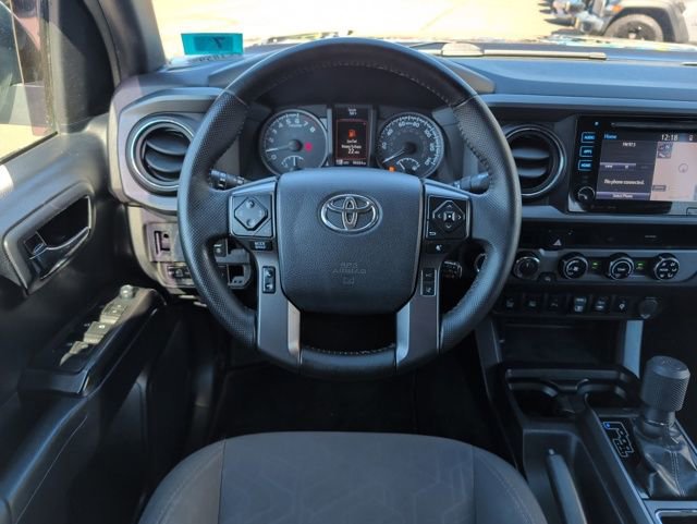 Used 2018 Toyota Tacoma TRD Off-Road w/ Technology Package AWD/4WD image 17