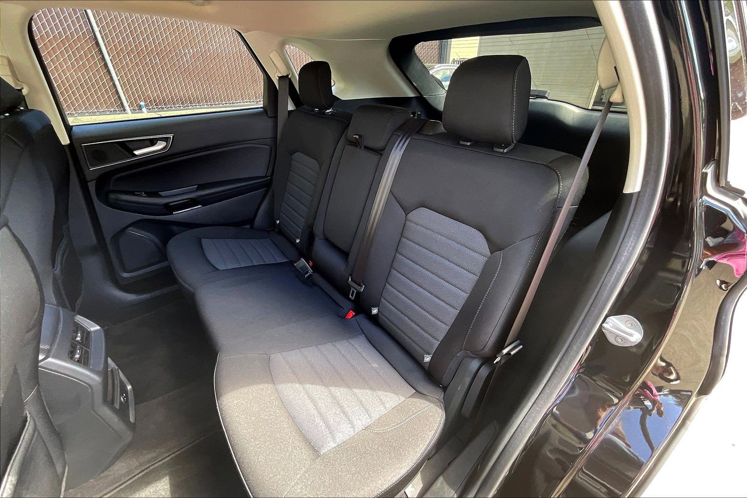 Used 2022 Ford Edge SE w/ Black Appearance Package image 25