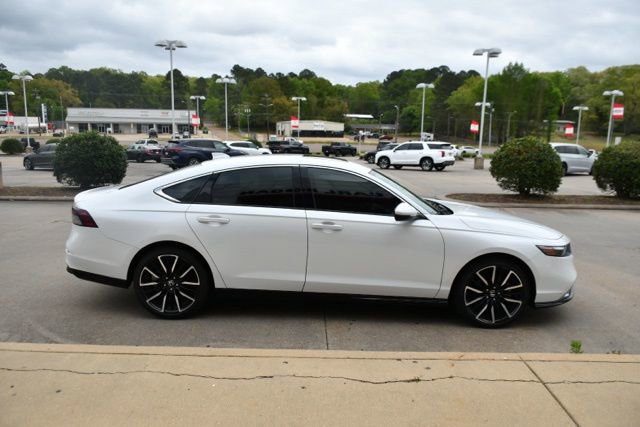 Used 2024 Honda Accord Touring image 6