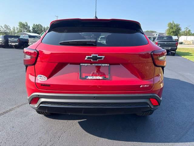 New 2026 Chevrolet Trax RS w/ Sunroof Package FWD image 5