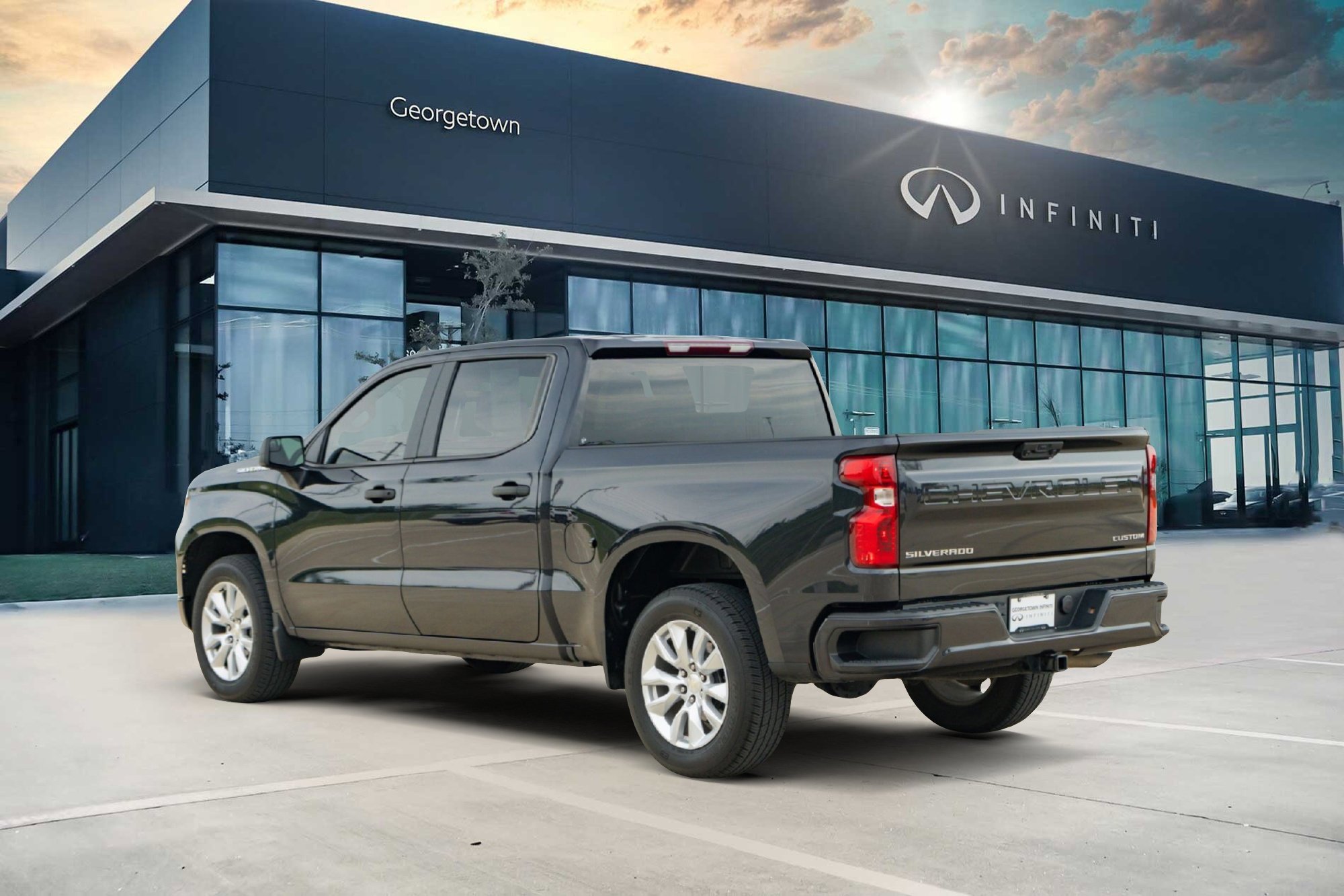 Used 2022 Chevrolet Silverado 1500 Custom image 5