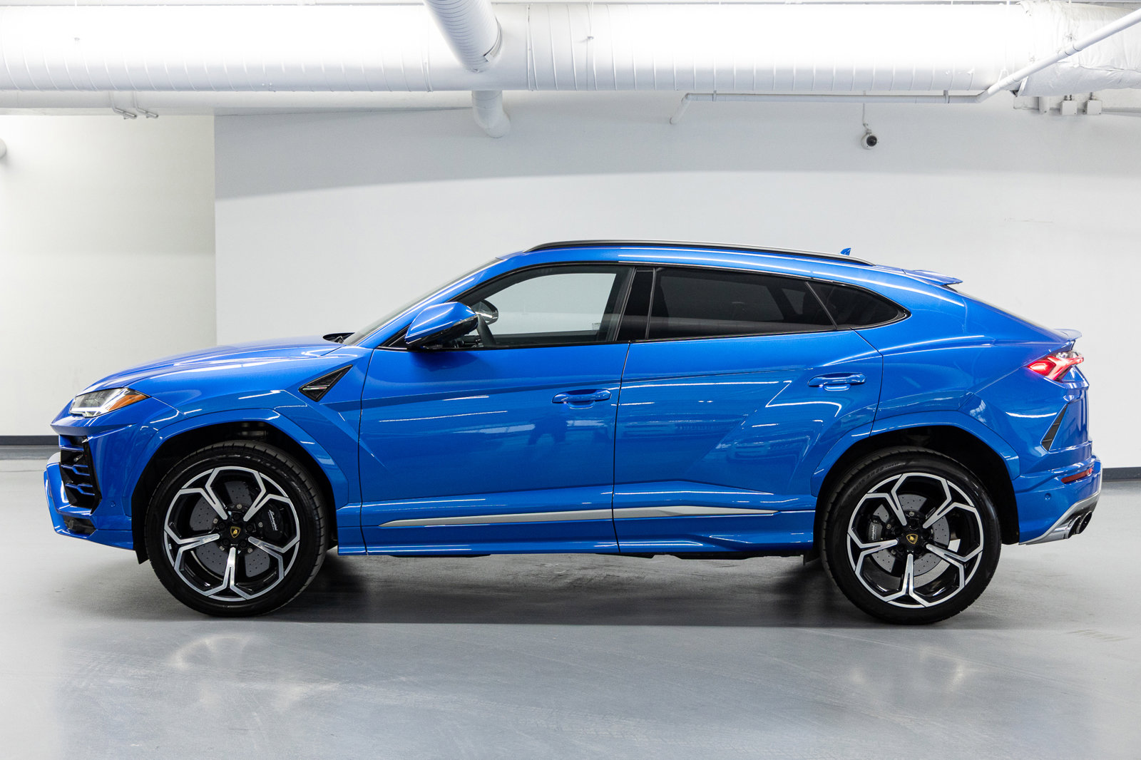 Used 2021 Lamborghini Urus image 9