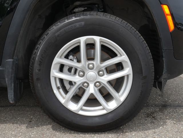 Used 2025 Jeep Grand Cherokee Laredo X AWD/4WD image 11