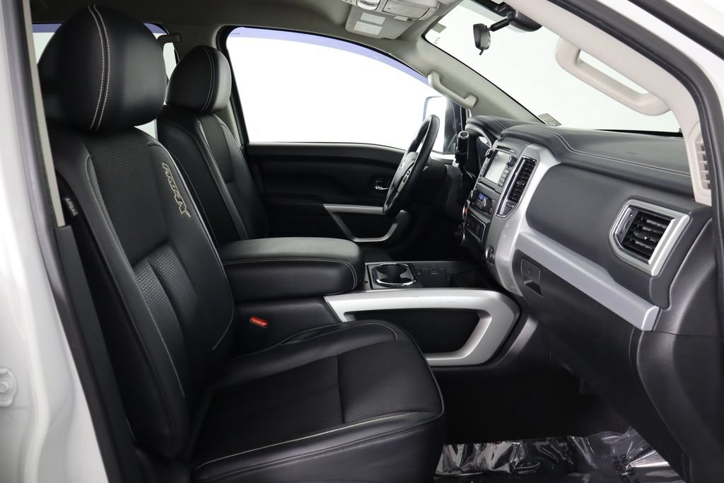 Used 2017 Nissan Titan PRO-4X AWD/4WD image 18