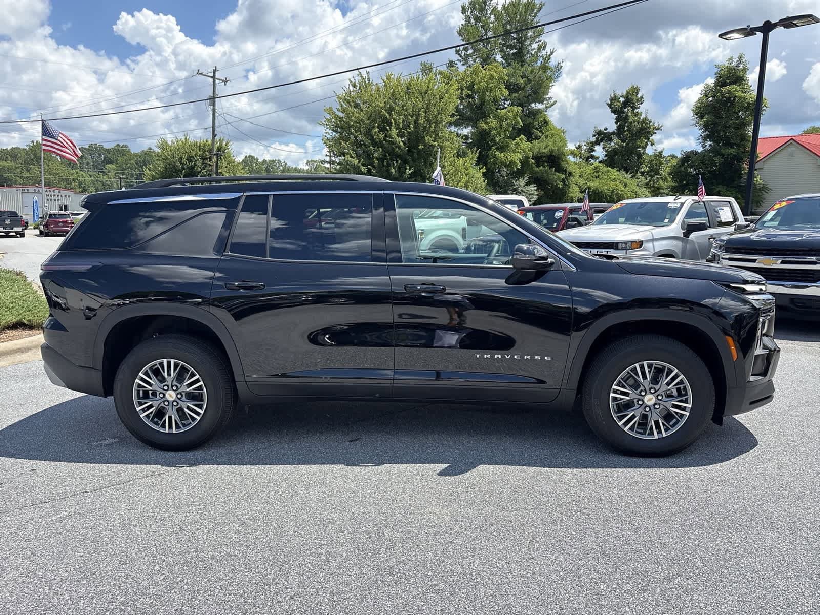 New 2026 Chevrolet Traverse LT FWD image 9