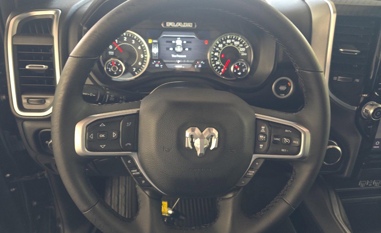 Used 2025 RAM 1500 Big Horn AWD/4WD image 8