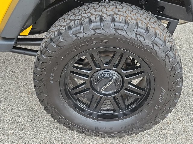 Used 2015 Jeep Wrangler Sport AWD/4WD image 16