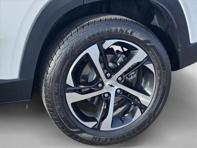 Used 2024 Chevrolet Trax RS w/ Driver Confidence Package image 21