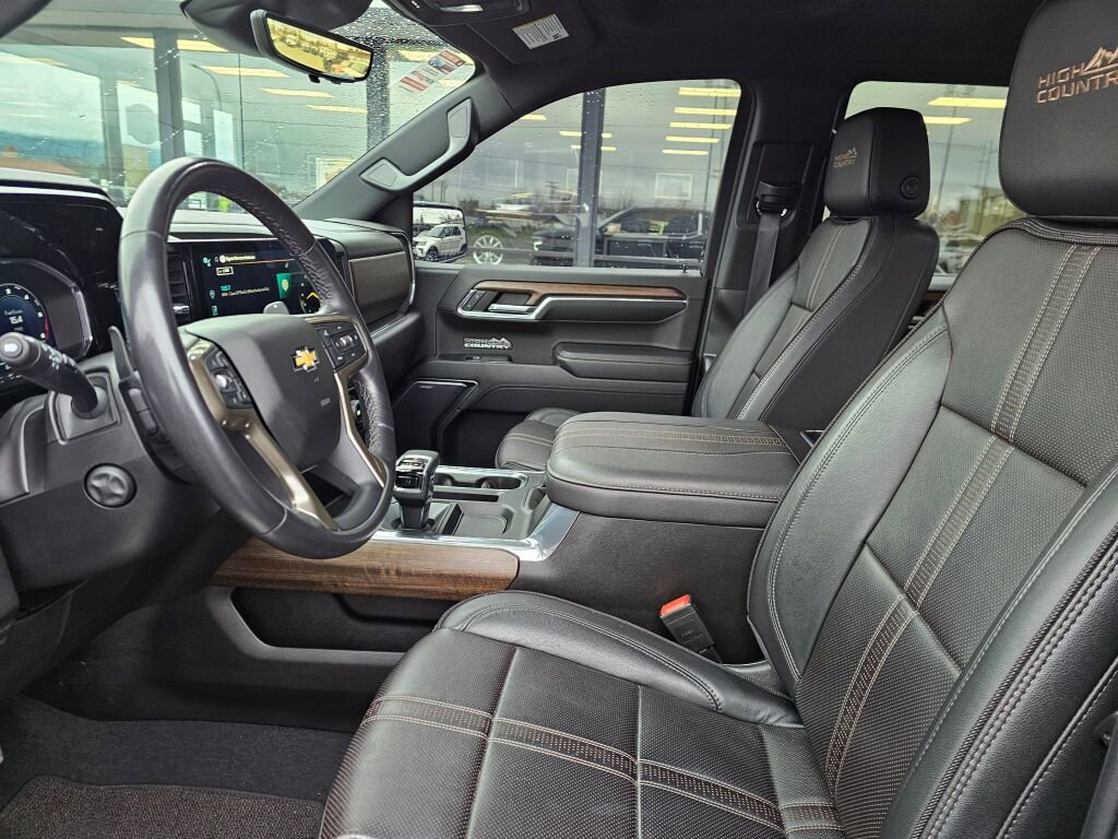 Used 2023 Chevrolet Silverado 1500 High Country w/ Technology Package AWD/4WD image 17