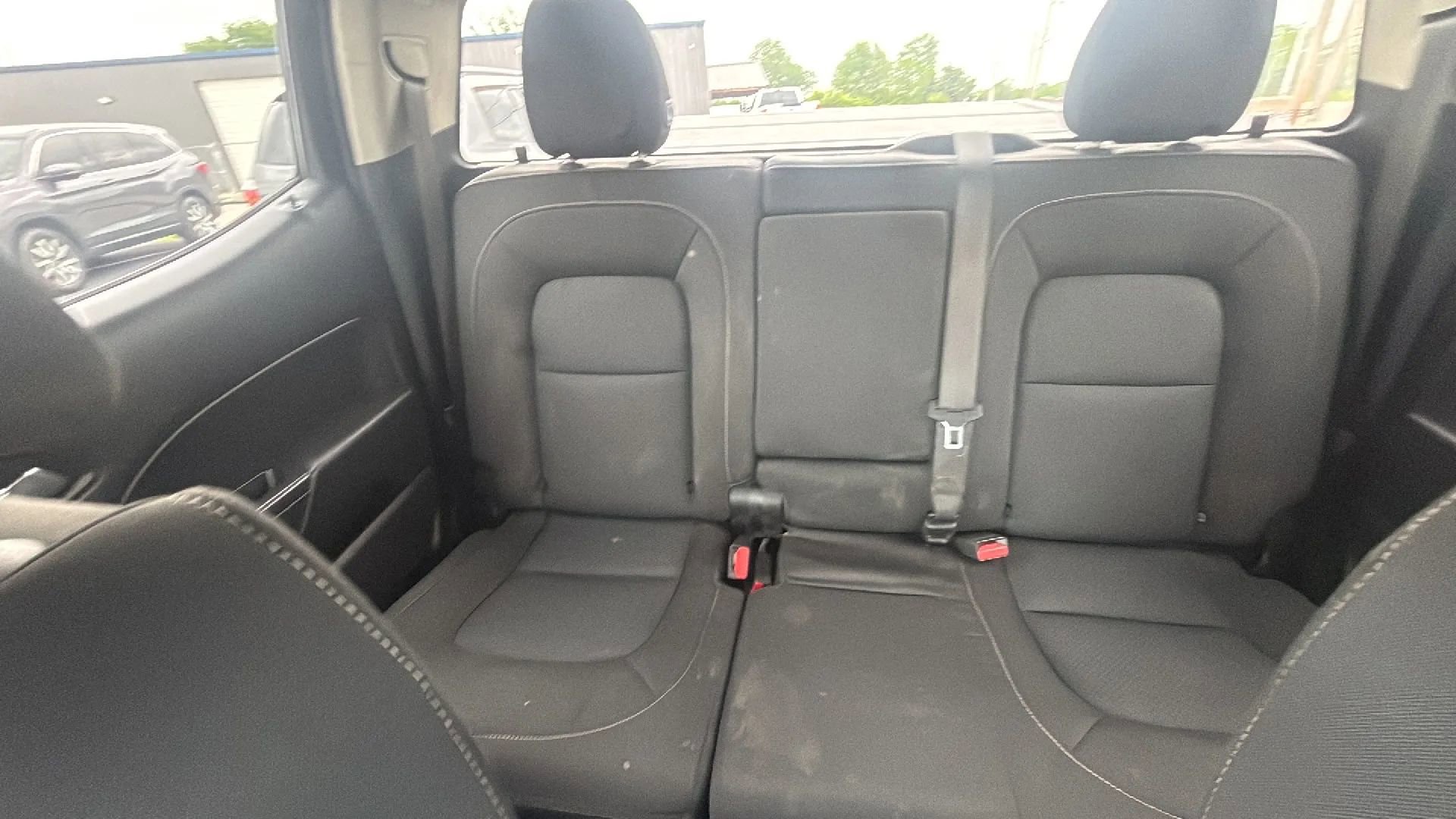 Used 2017 Chevrolet Colorado LT RWD image 12