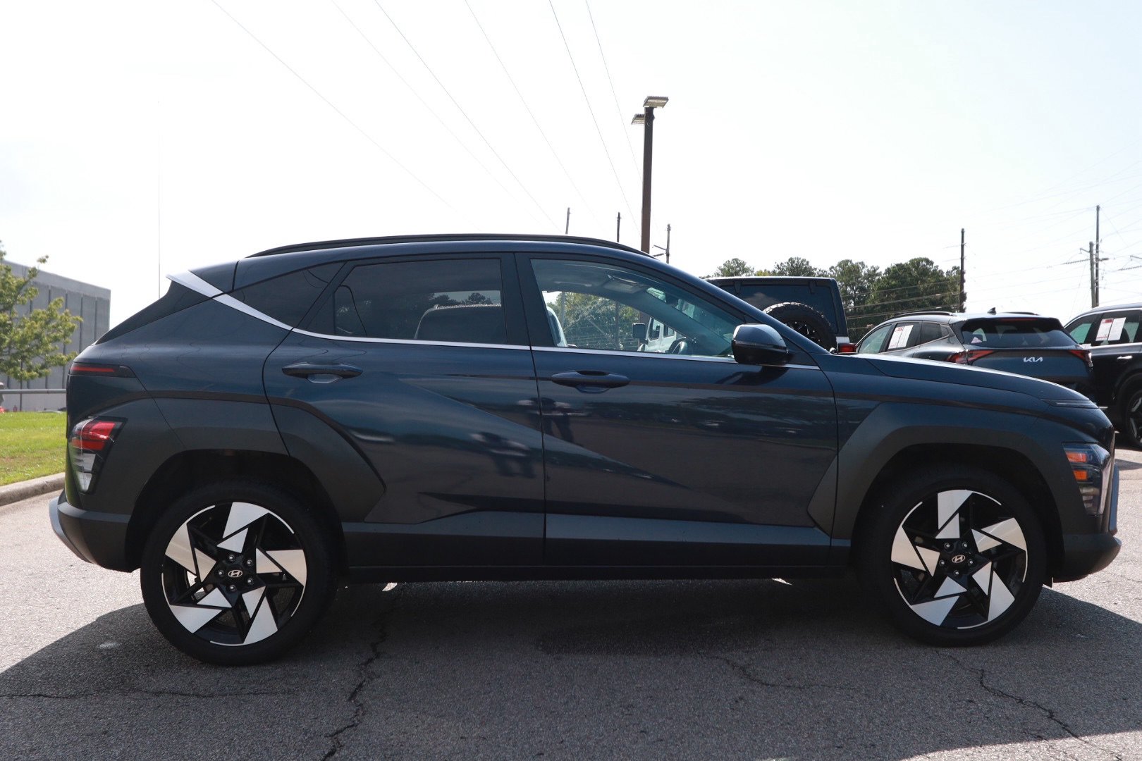 Used 2024 Hyundai Kona Limited AWD/4WD image 6