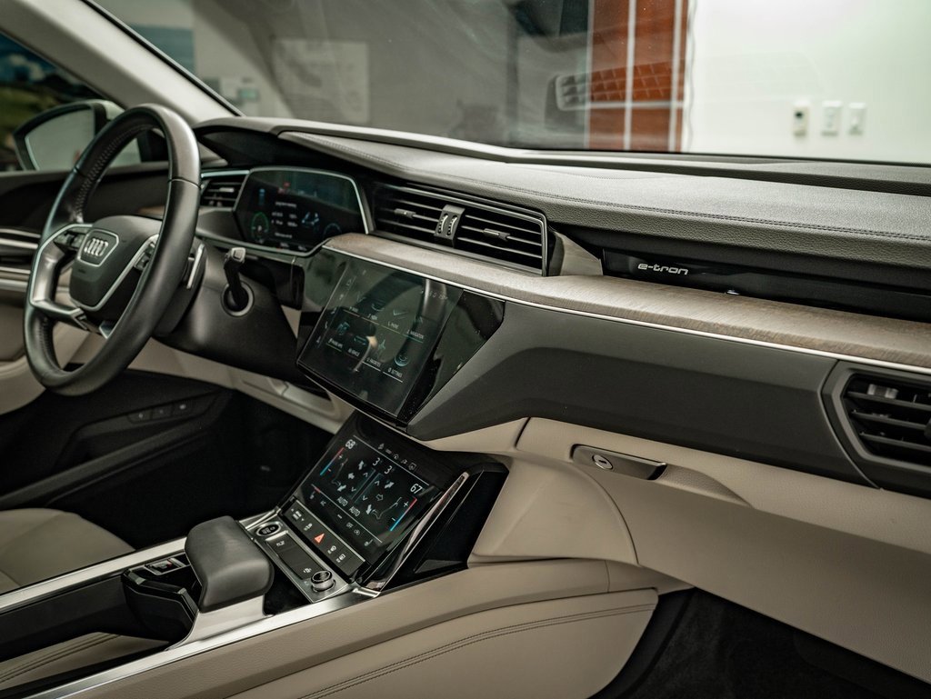 Used 2021 Audi e-tron Premium w/ Convenience Plus Package image 23