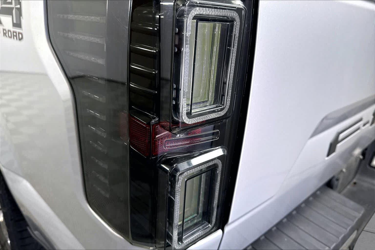 Used 2018 Ford F150 XLT w/ Equipment Group 302A Luxury AWD/4WD image 17