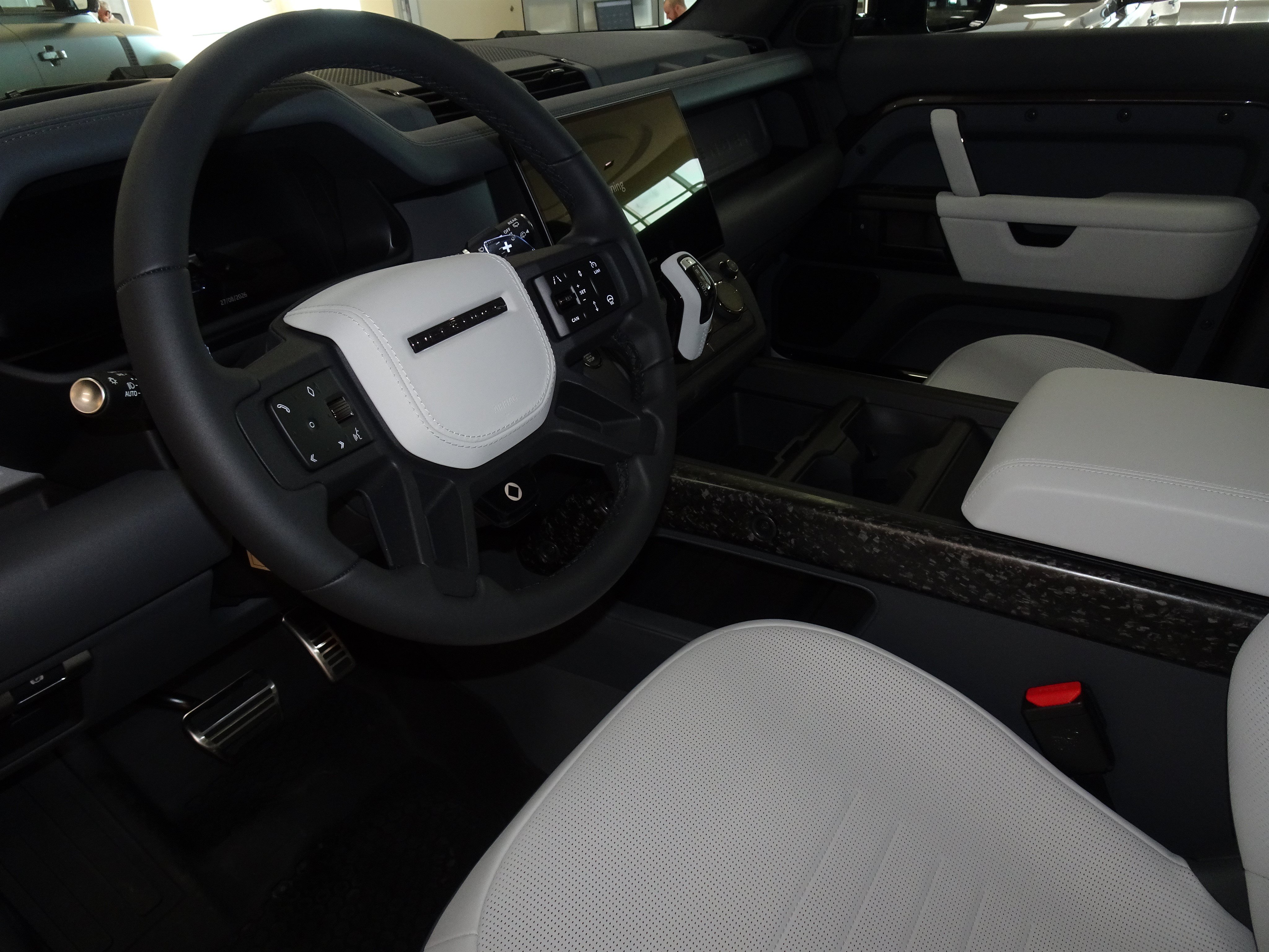 New 2026 Land Rover Defender 110 OCTA AWD/4WD image 14