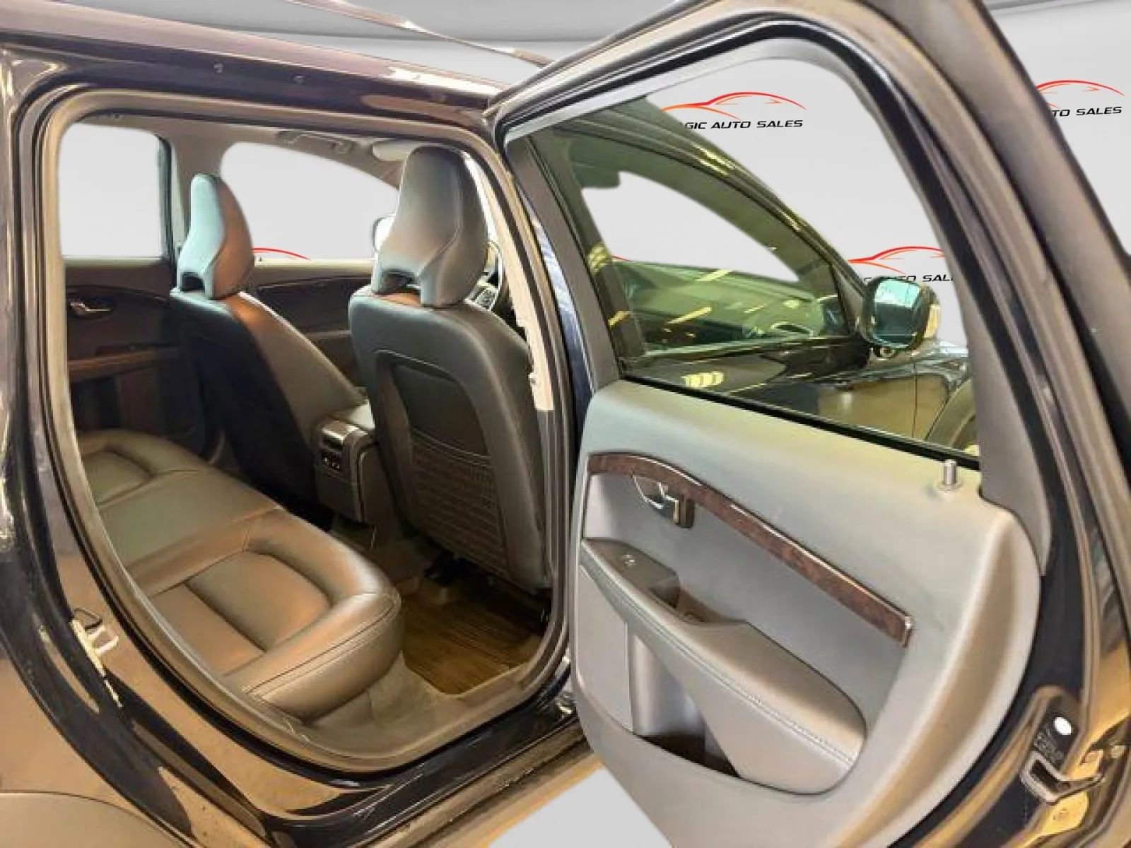 Used 2016 Volvo XC70 T5 Premier w/ Proximity Package image 13