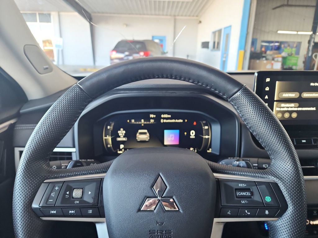 Used 2025 Mitsubishi Outlander SEL AWD/4WD image 20