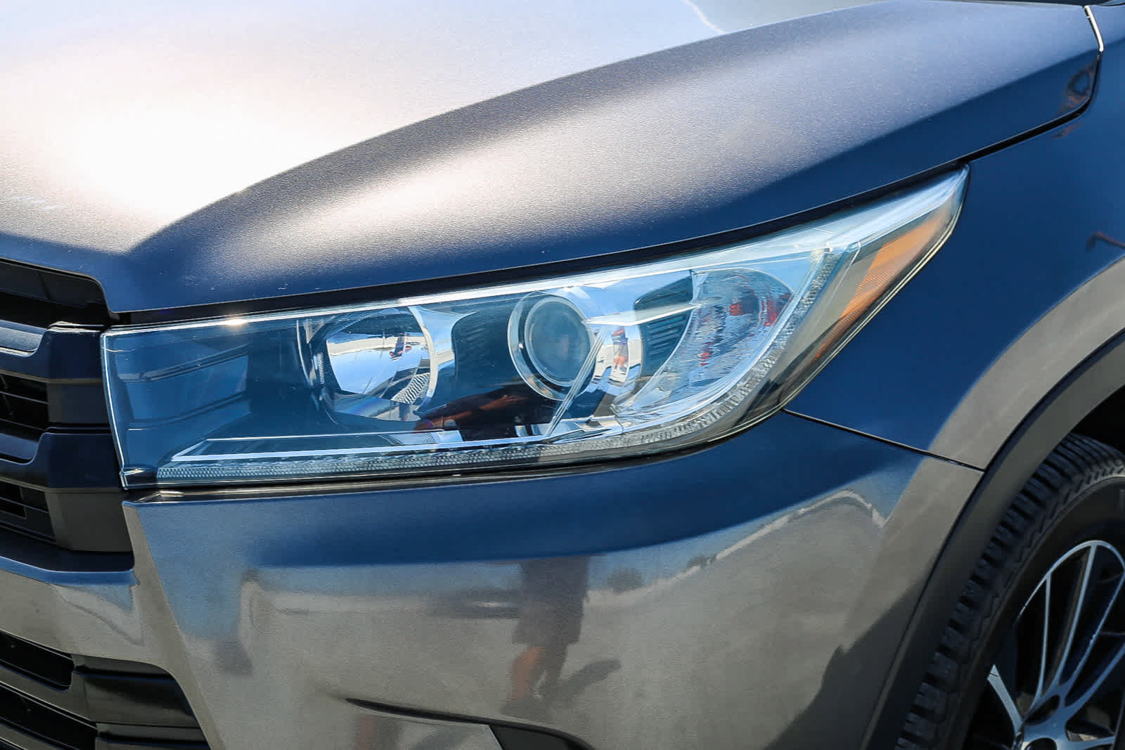 Used 2018 Toyota Highlander SE w/ Carpet Mat Package (TMS) FWD image 8