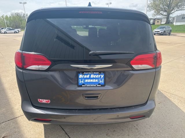 Used 2018 Chrysler Pacifica L image 6