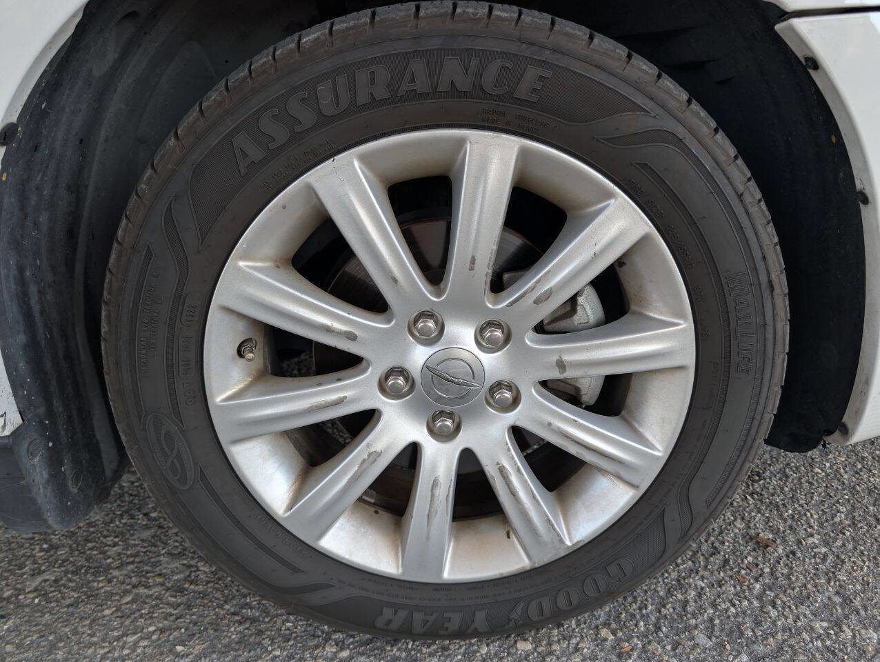 Used 2012 Chrysler 200 Touring image 27