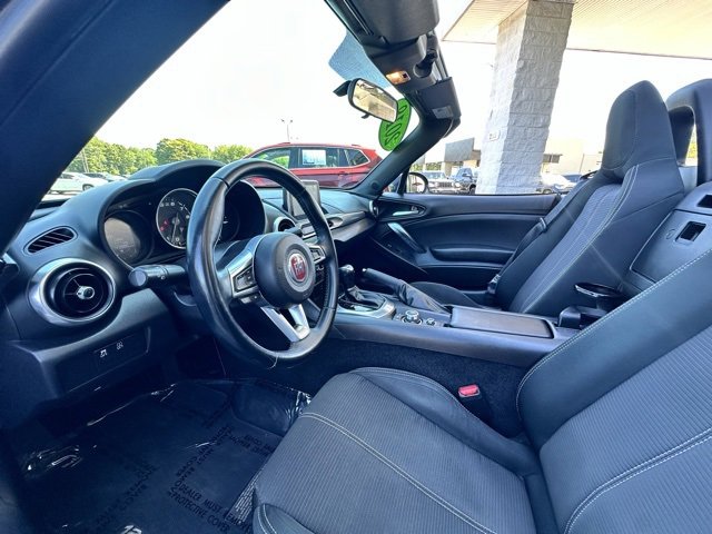 Used 2018 FIAT 124 Spider Classica w/ Technology & Siriusxm Group image 15