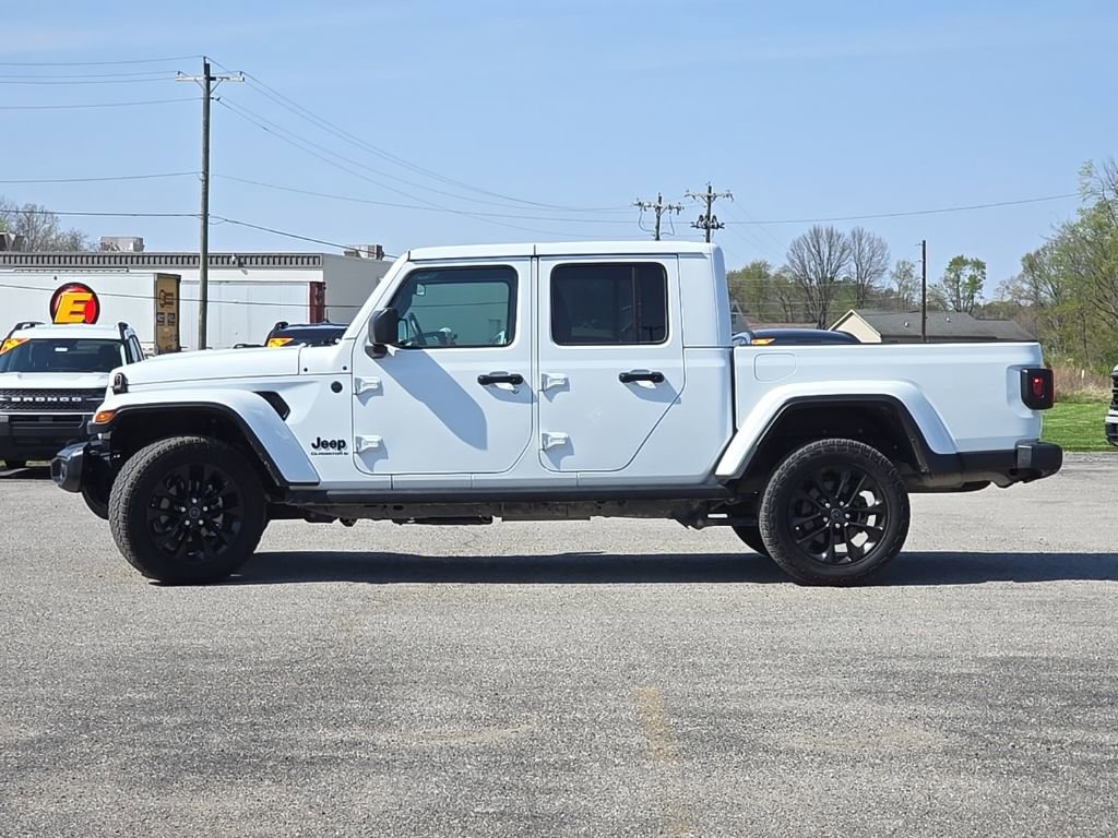 Certified 2024 Jeep Gladiator Sport AWD/4WD image 4
