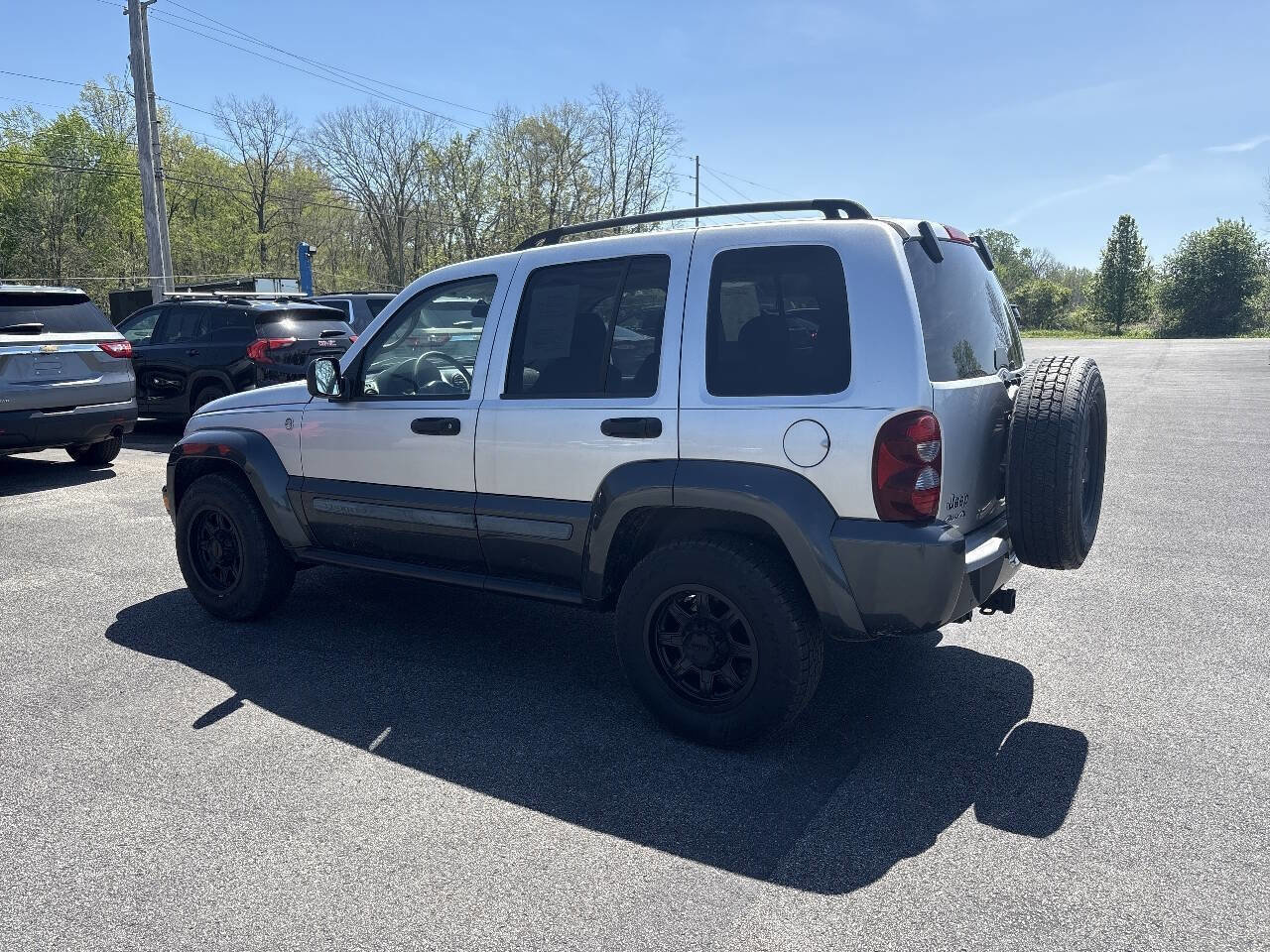 Used 2005 Jeep Liberty Renegade AWD/4WD image 4