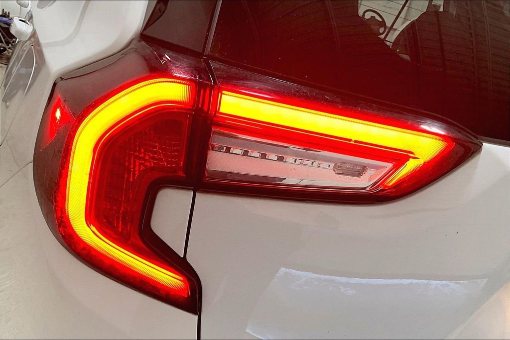 Used 2023 GMC Terrain SLE w/ Driver Convenience Package image 23