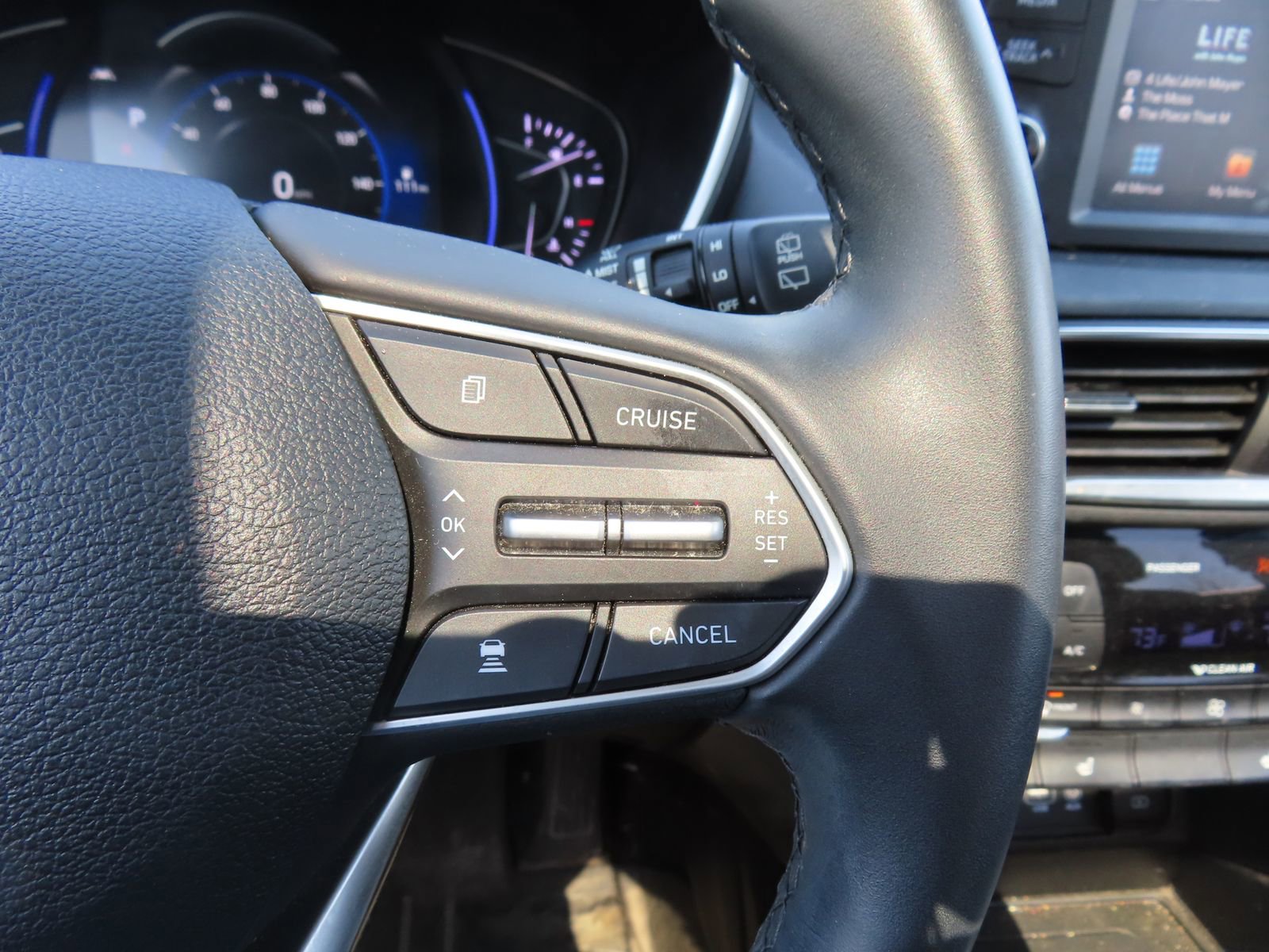 Used 2020 Hyundai Santa Fe SEL w/ Convenience + Premium Package image 21