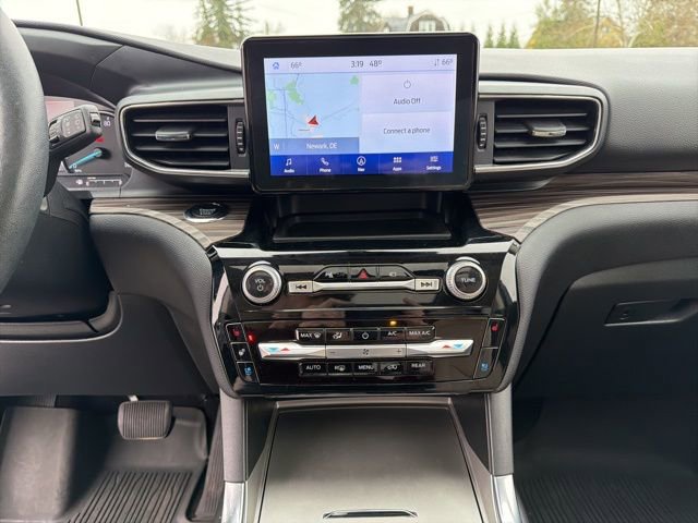 Used 2022 Ford Explorer Limited w/ Equipment Group 301A image 18
