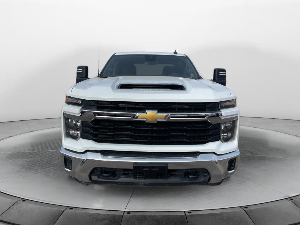 Used 2024 Chevrolet Silverado 2500 LT image 2