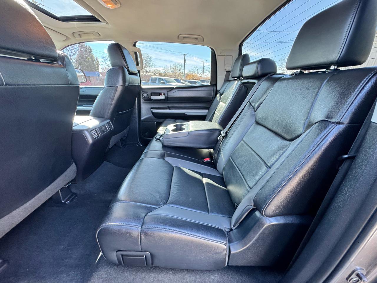 Used 2018 Toyota Tundra Limited w/ Limited Premium Package AWD/4WD image 14