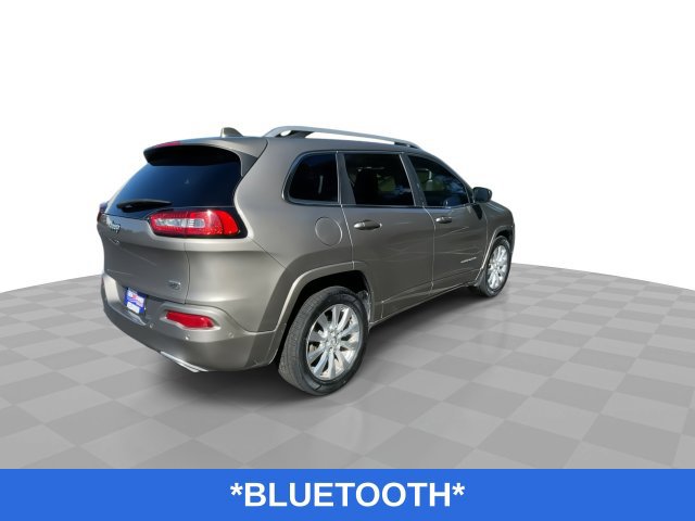 Used 2017 Jeep Cherokee Overland w/ Technology Group FWD image 9