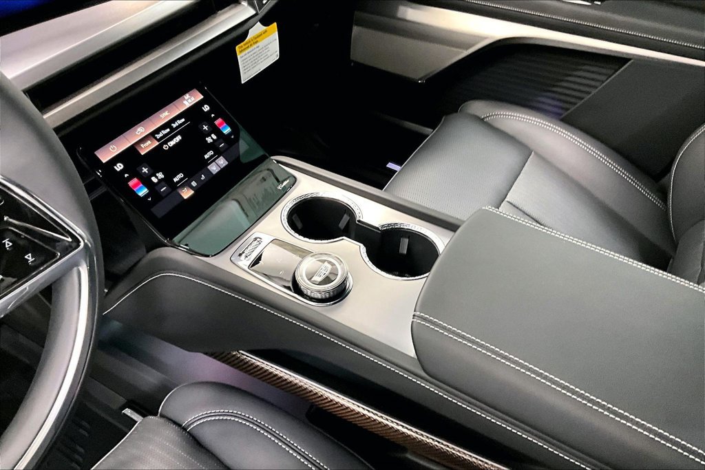 New 2027 Cadillac Vistiq Sport w/ LPO, Floor Liner Package AWD/4WD image 21