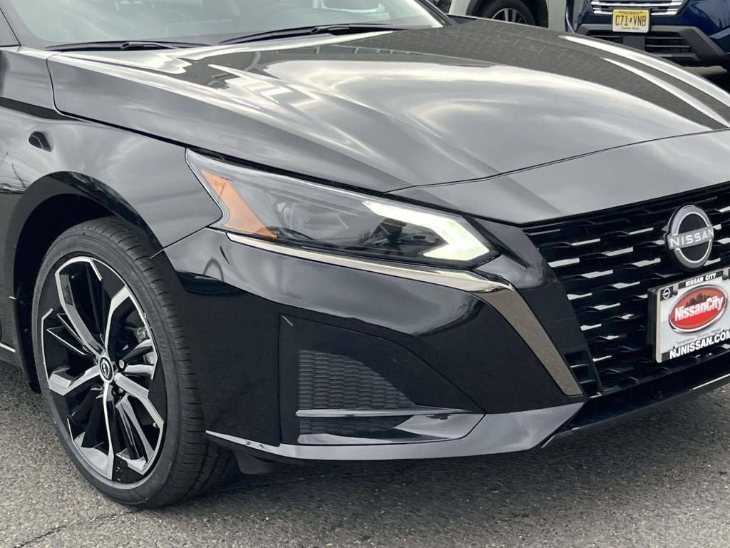 New 2025 Nissan Altima 2.5 SR image 8